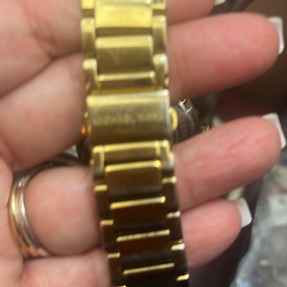 Michael Kors gold tone watch - Picture 9 of 10
